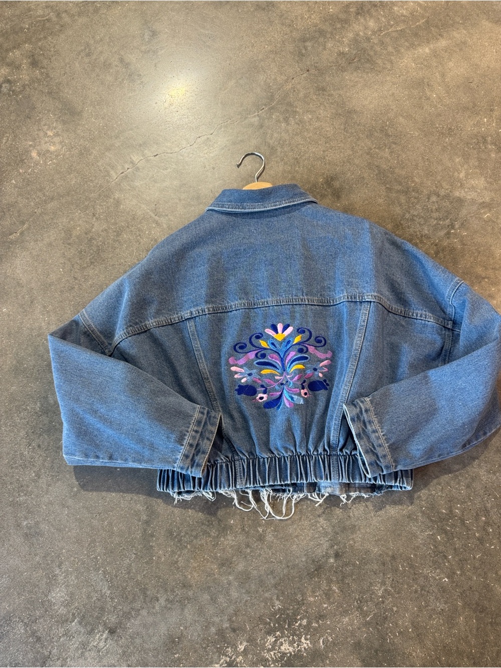 Mono B Embroidered Raw Hem Cropped Denim Jacket Large Boho Floral